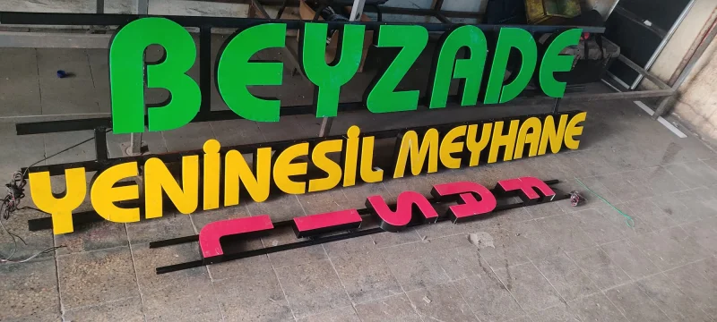 ÖN YÜZ PLEKSİ YAN BANT ALUMİNYUM